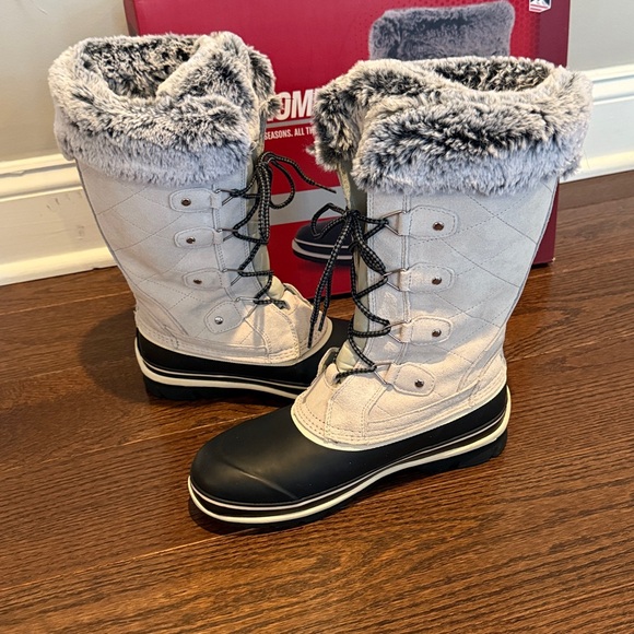 KHOMBU winter boots - womens size 8 NEW IN BOX - Picture 2 of 6